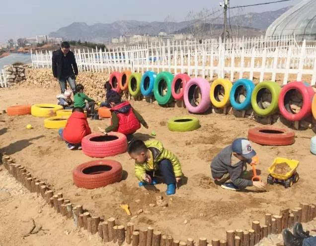 小黄人,滑梯,沙坑,秋千,儿童轮胎营地300平米的儿童乐园所有孩子们最