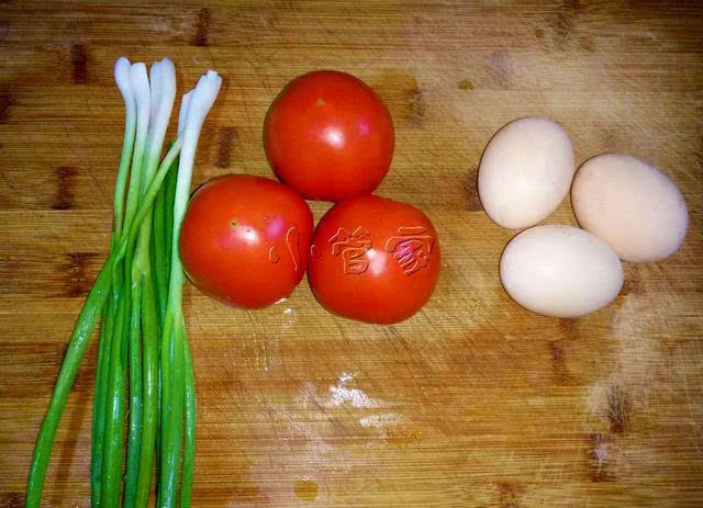 食材:西红柿《番茄》土鸡蛋.
