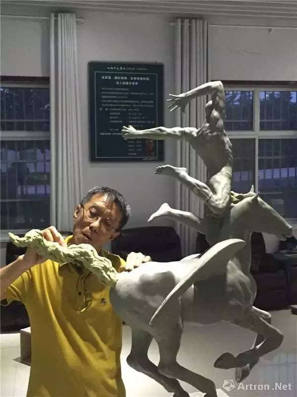 幻想中的创作——魏小明的雕塑艺术