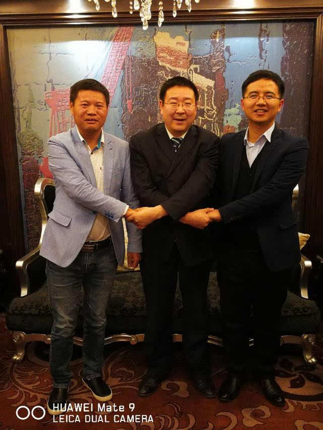 "报告单秘书长,我特地向陈玉顺会长和西安市福建福清商会执行秘书长