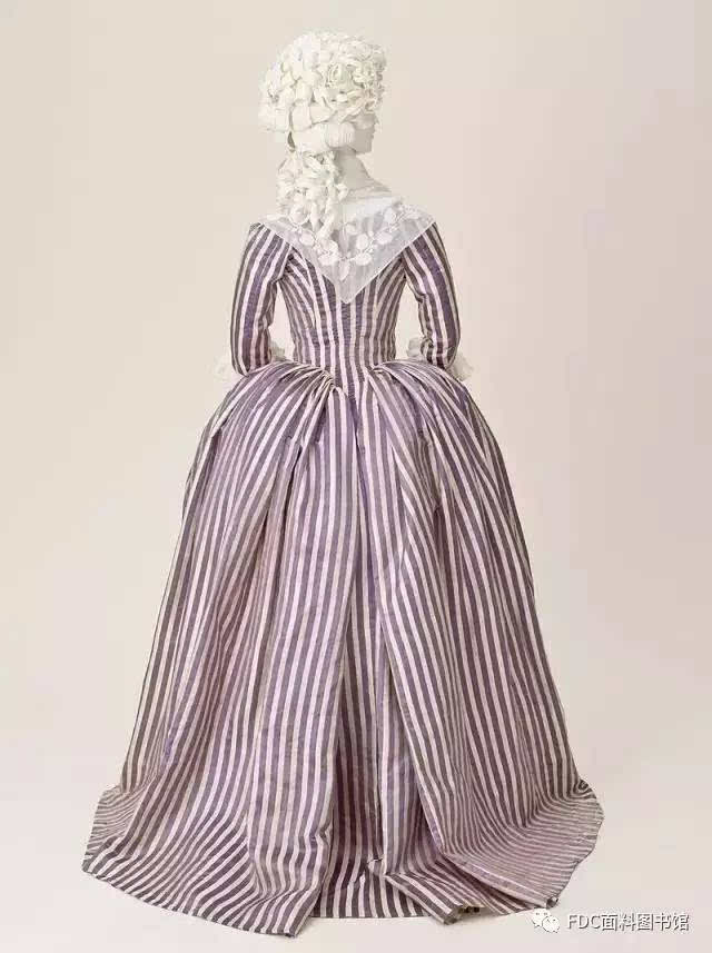 【服饰文化】十八世纪的英式晚礼服——紧身礼服裙close-bodied gown