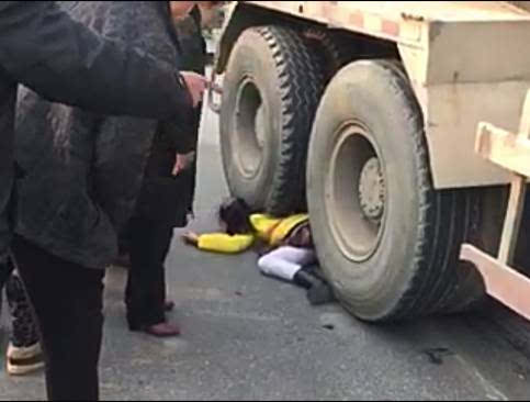 海陵区11岁小女孩被混凝土车碾压致死!