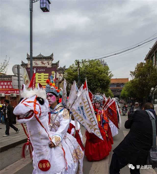 武冈农村"走马灯"街头走红 万人围观!-教育频道-手机