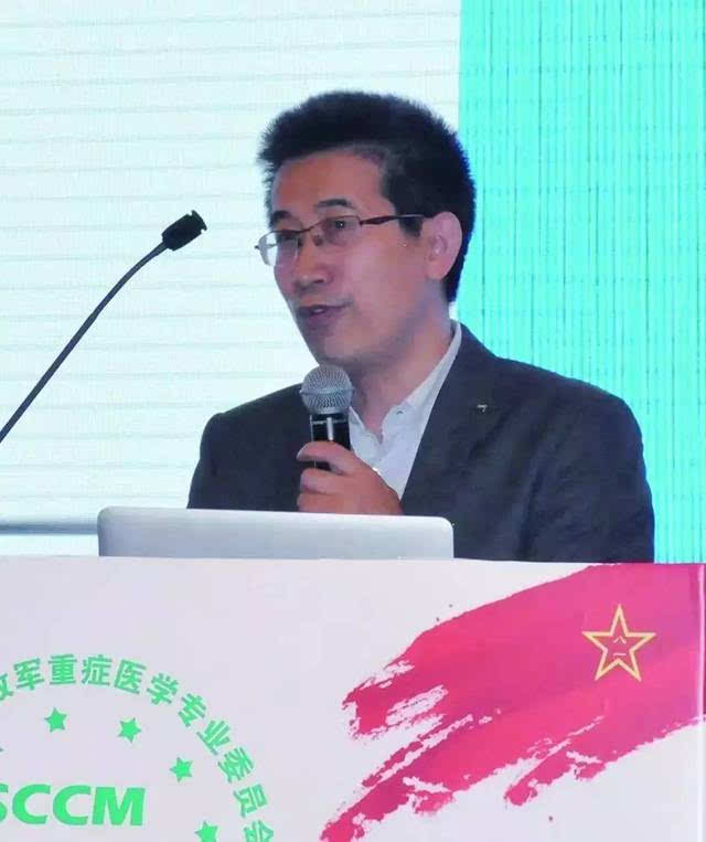 会上,东南大学附属中大医院邱海波教授从自主呼吸到ecmo介绍了ards的