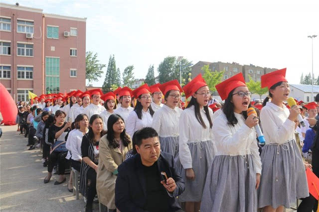 5月2日,阜宁县实验高级中学举行2017高三学生成人仪式,让我们一起来