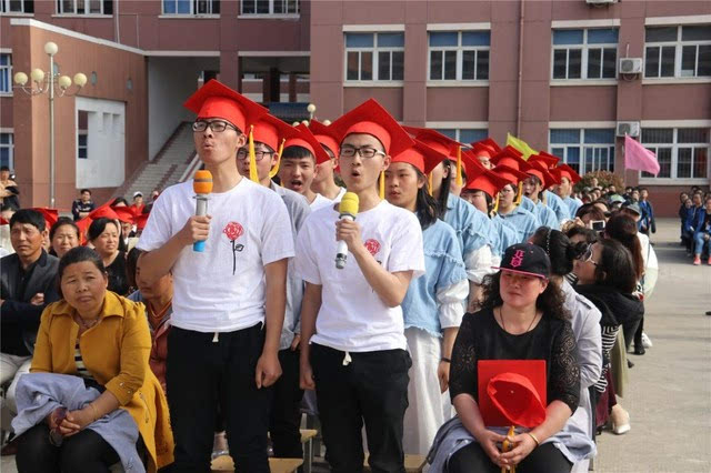 5月2日,阜宁县实验高级中学举行2017高三学生成人仪式,让我们一起来