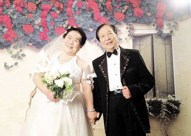 老人金婚婚纱照_金婚婚纱照