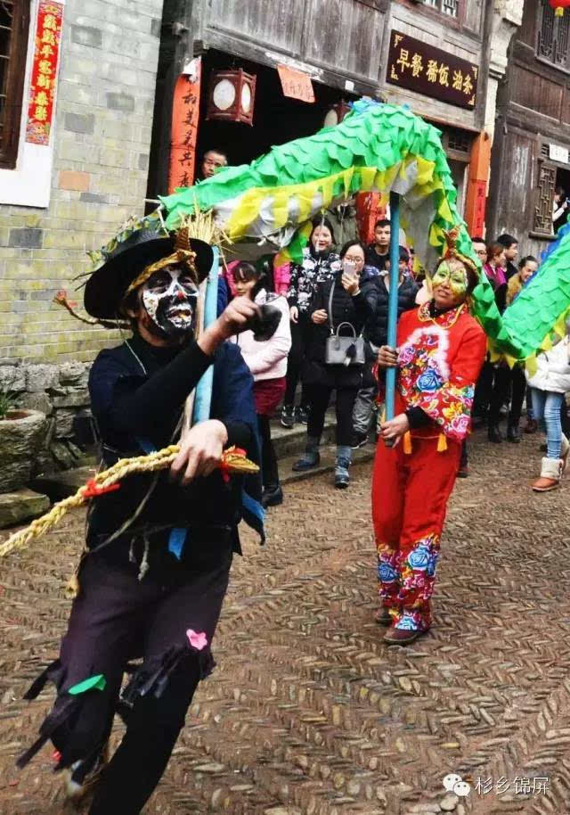 一个传承数百年的历史传说——隆里"花脸龙"