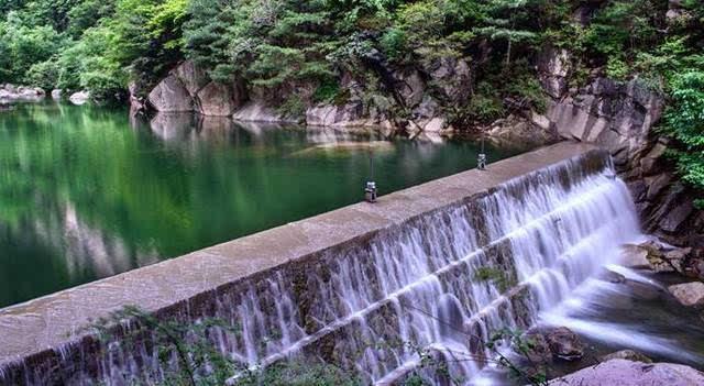 天河大峡谷旅游度假区,是伏牛山世界地质公园的核心景区之一.