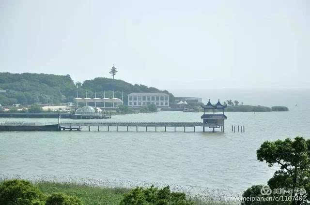 胜子岭停车场(起点→古竹路往南→左拐竹溪路往东→翻越圣旨岭二冠嶂