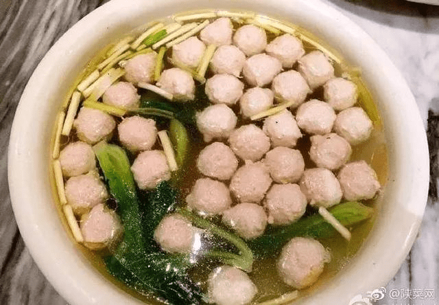 陕西生汆丸子汤更像三鲜烩菜 但又有自己独特口味