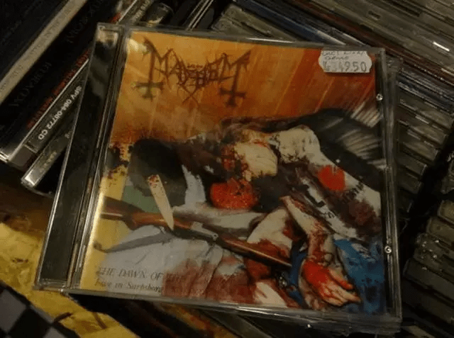 " 如果说在怼死 euronymous 以前的瓦哥只是个长得不错的 mayhem 贝斯