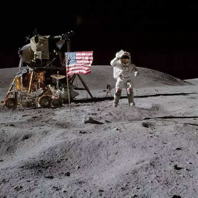 10年登月工程,耗资194亿美元,带回382公斤月球矿石