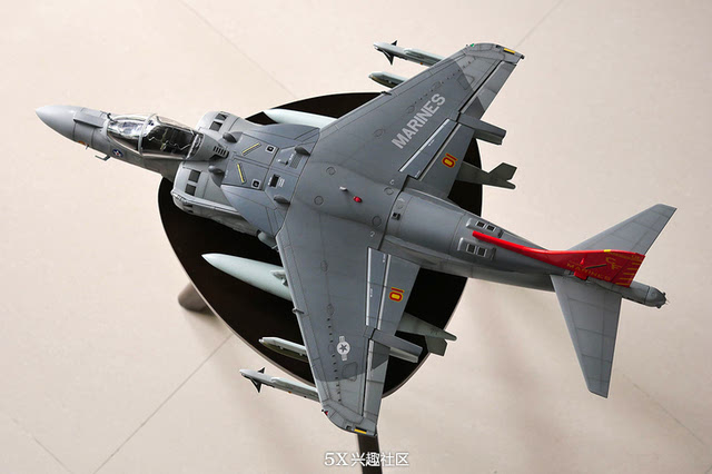 炫耀贴:超大1:18美国海军陆战队av-8b鹞ii战斗机模型入手!