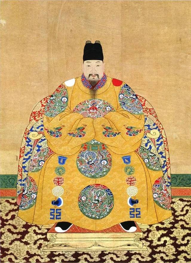 明代宗朱祁钰坐像,为明朝第七个皇帝.