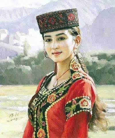 一排色彩鲜艳的串珠或小银链 被称为生活在"云彩上的人家"的塔吉克人