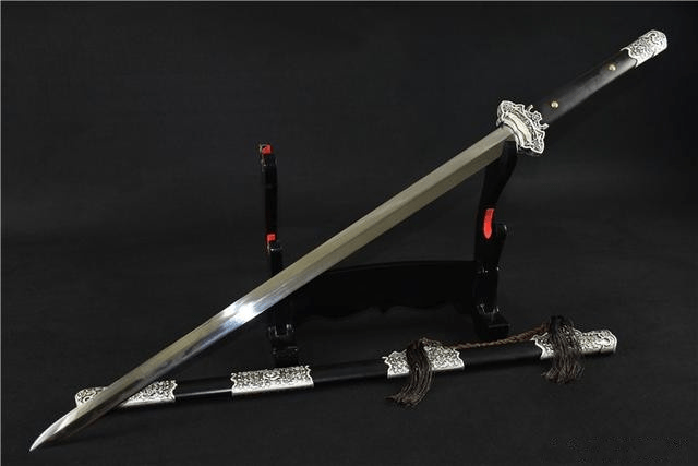 为什么日本刀驰名世界,而中国传统刀剑却消失不见