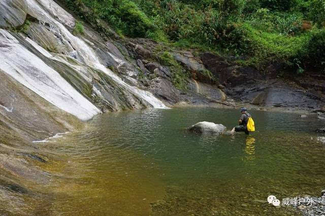 (高清大图 视频)连山小三江又一处壮观瀑布,溪谷宛如香格里拉