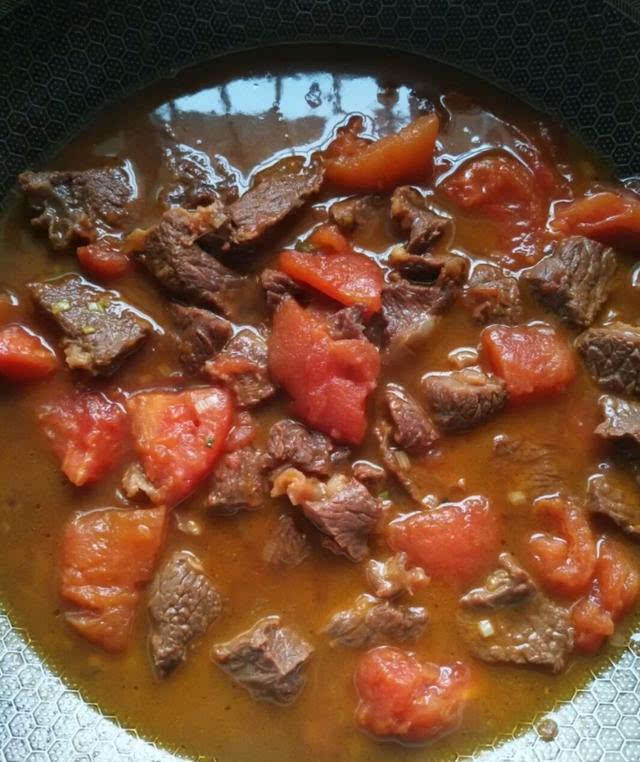 西红柿炖牛肉,这样做牛肉能吃2碗米饭了!