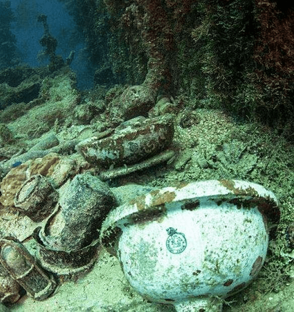 海底墓群之谜—用石柱群围起来的神秘的海底墓群