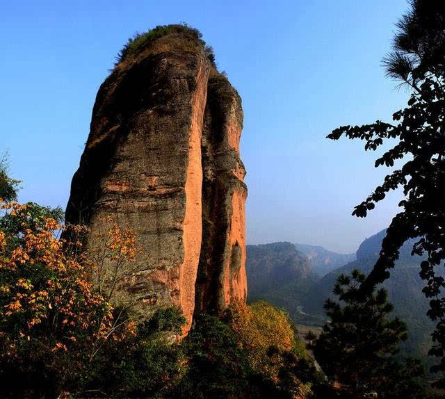 除了丹霞山,武夷山,这个景区的丹霞地貌也是一绝