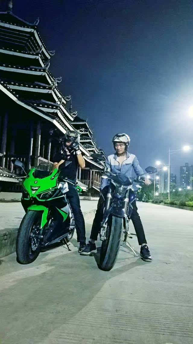 百搭的摩托车,南宁的夜景称的gp1格外好看