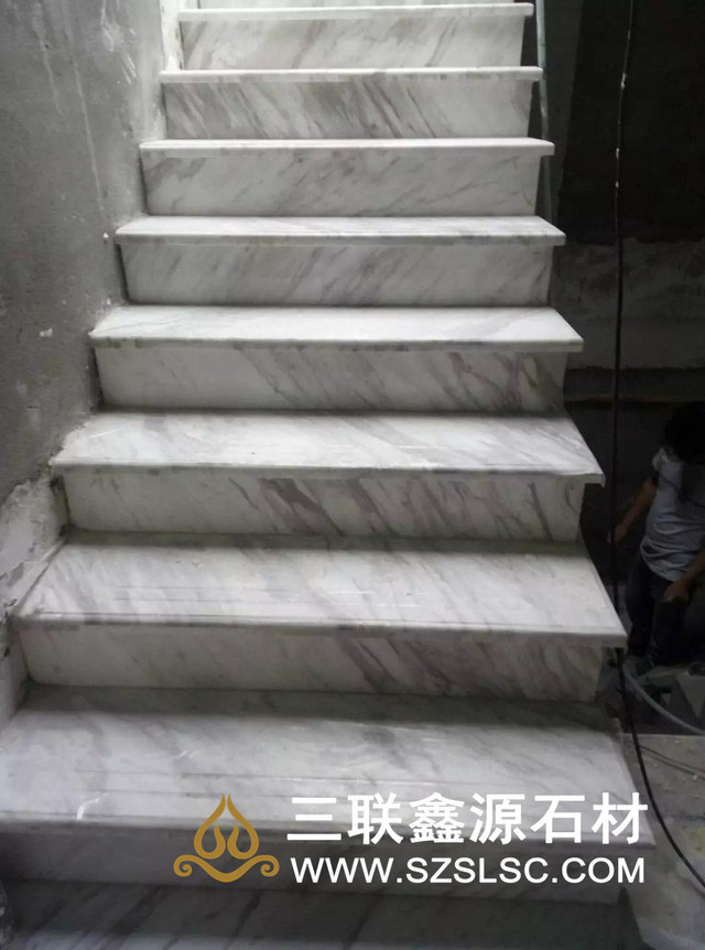 爵士白大理石楼梯踏步贴图 大理石铺设楼梯踏步优点是美观大方,高端