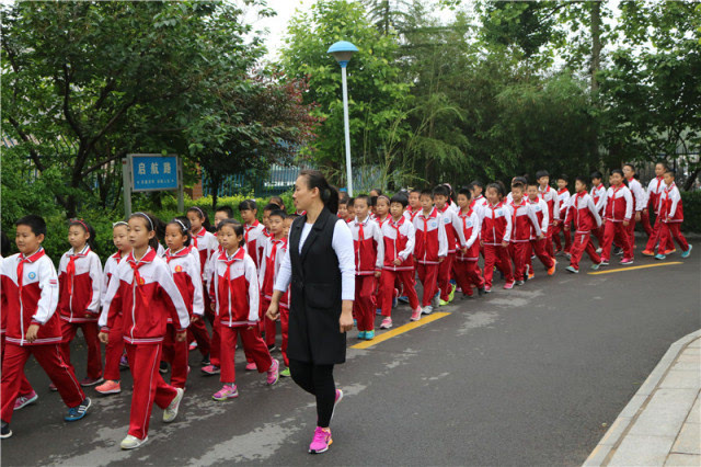 【动感中队】济南市章丘区东山小学"红领巾小主人"岗位服务活动