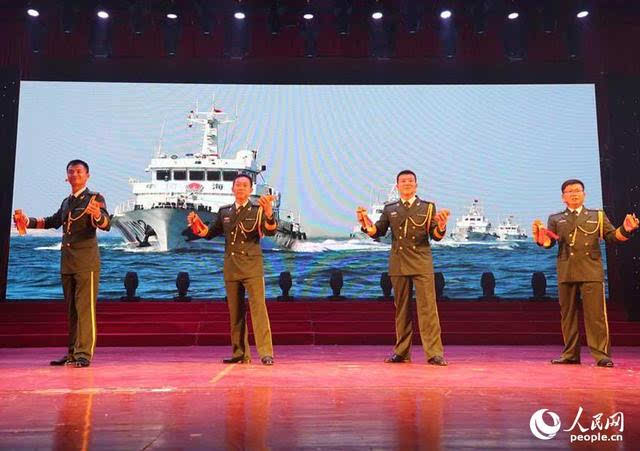 喜迎"建军节":北海海警队伍举行文艺汇演(组图)