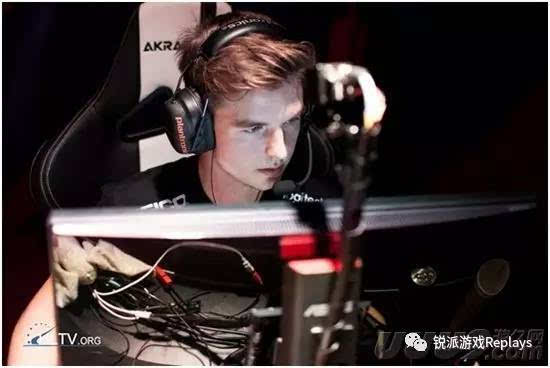 astralis的device因长相酷似汤姆克鲁斯被人称:阿汤哥