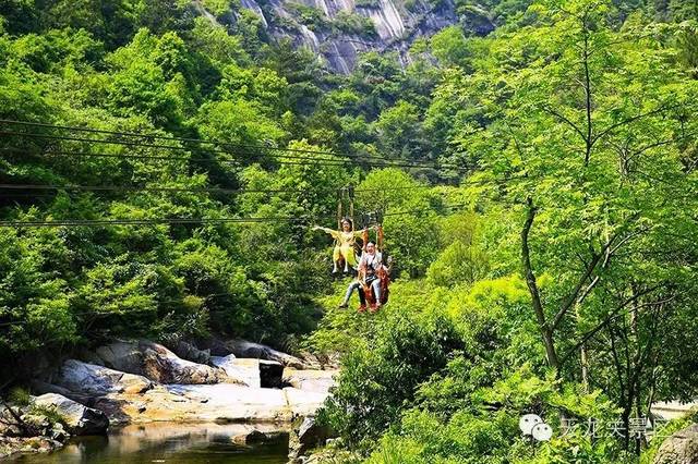 天龙关风景区是以天仙配为历史文化背景,打造安徽首个集攀岩,滑索