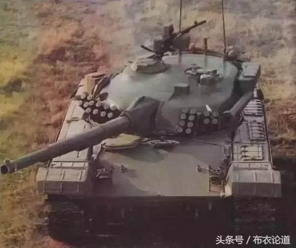 m90"风暴" 武器方面,m90搭载了一门改进自苏联2a46坦克炮的125mm滑膛