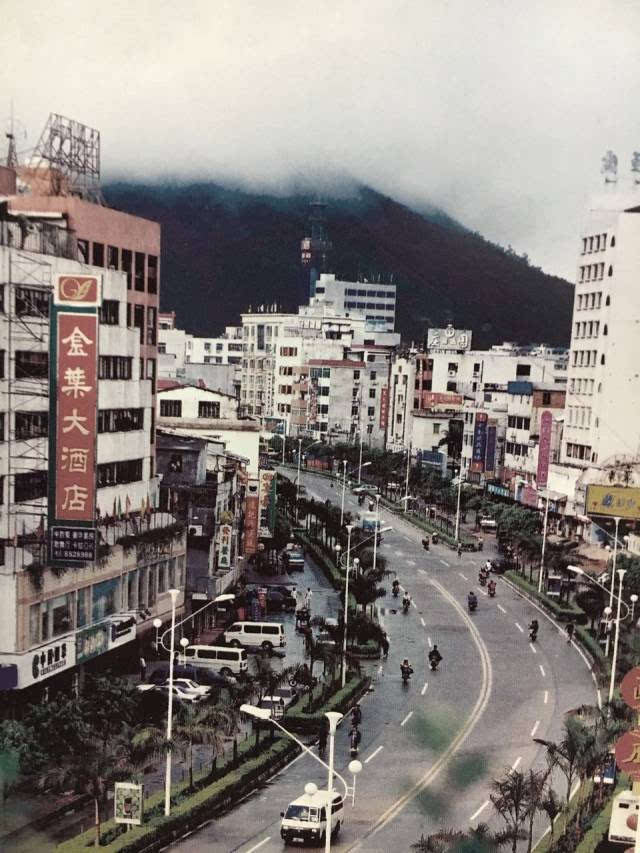 大岭镇 画面主景为惠东糖厂,惠东酒厂,惠东水泥厂