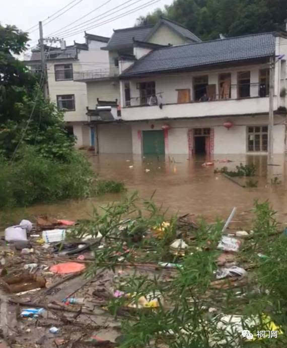 暴雨下祁门已沦陷成"水城"