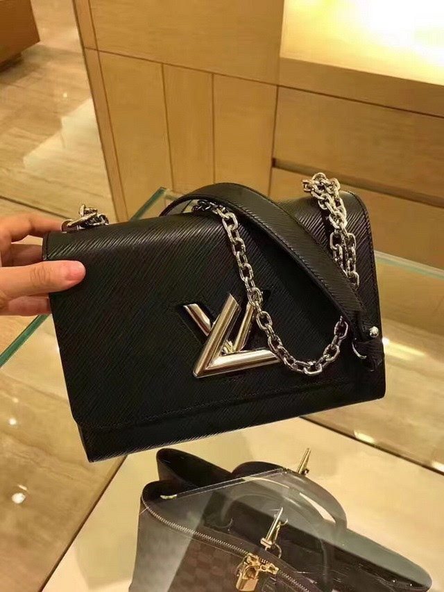 路易威登/lv 黑色水波纹 twist 中号手袋 m50282