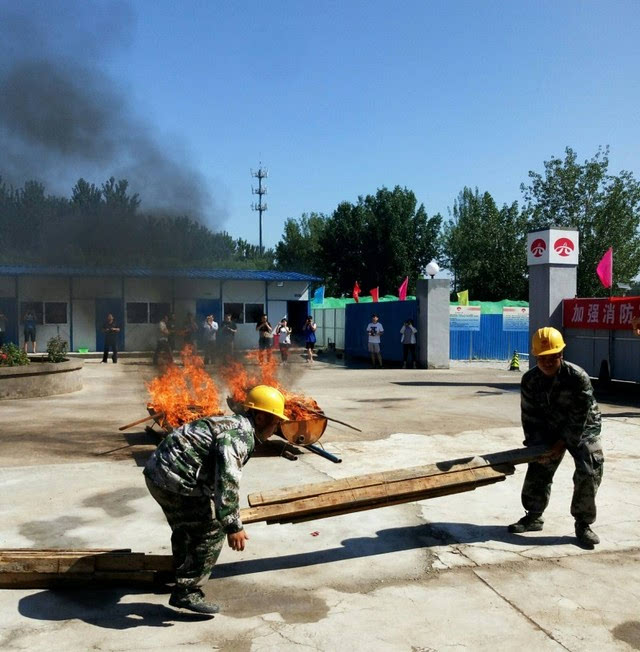 上庄路1#标材料区域发生火灾,现场无人员被困,需要立即救援.