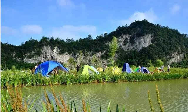 可避暑纳凉观花海 随着花坝自驾车露营地的建成投用,未来綦江打造重庆