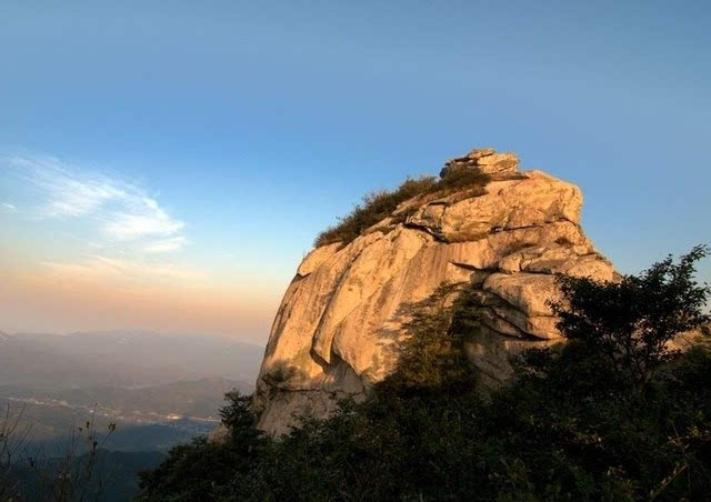 鸡公山报晓峰.