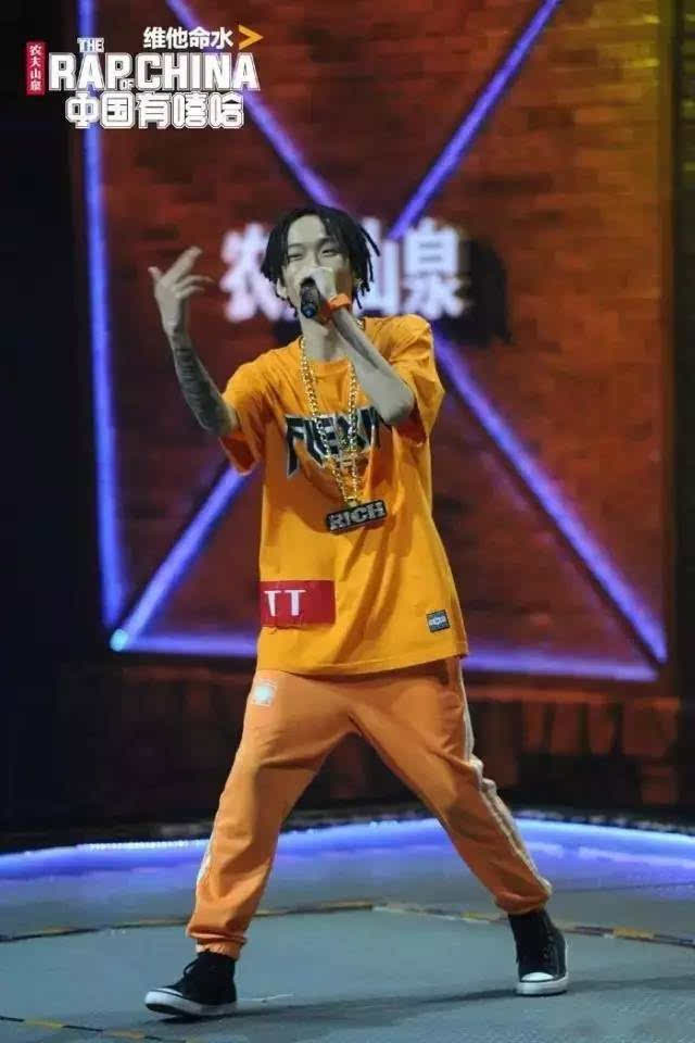 rap说得好也要穿得潮,中国有嘻哈的选手谁更swag?