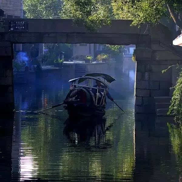 乌篷船,一袭烟雨枕江南