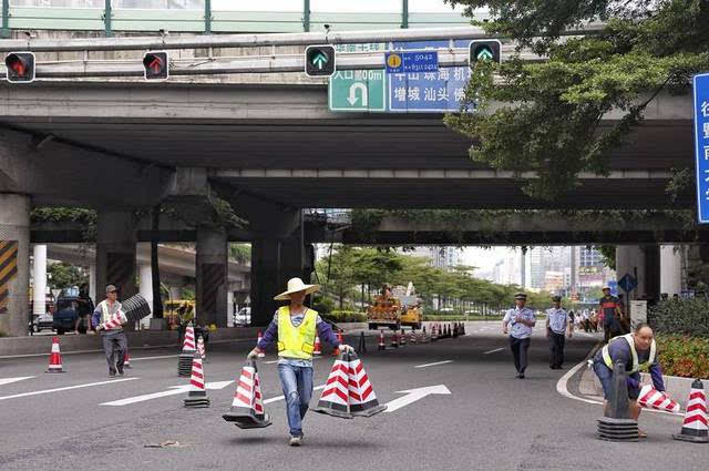 黄埔大道一人行天桥出事了,肇事者已找到!近期注意绕行!