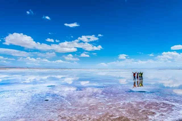 有一个被人们称作"天空之镜"的地方, 而青海也有一面"天空之镜": 唯美