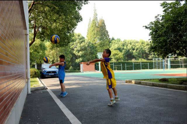 【暑期】2017金山区小学排球队暑期集训夏令营在朱泾小学排球训练馆开