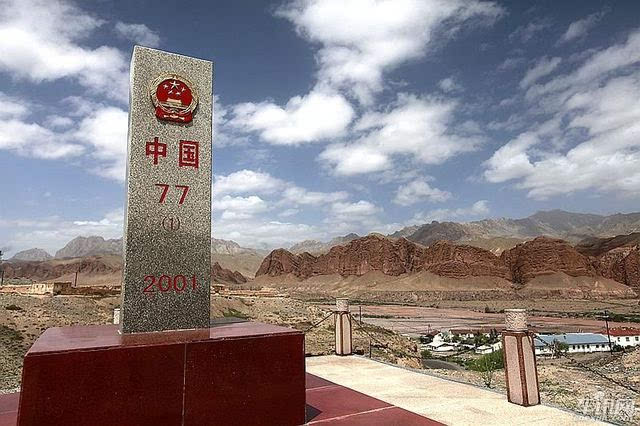 喀什附近还有个乌恰县,这里是中国的最西端,堪称中国西极.