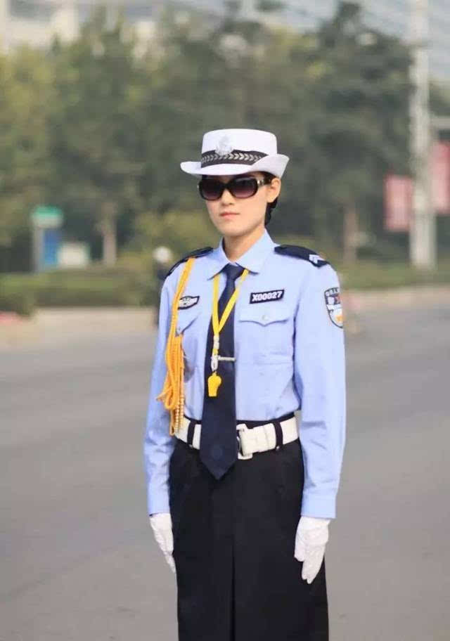 各国的女交警长什么样子?哪个国家的最好看?