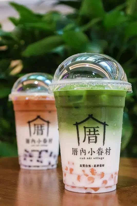 这家网红奶茶开业第一天就排到断腿,没见过这么厉害的