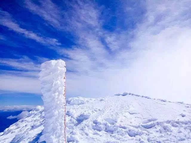 哈巴雪山位于香格里拉县东南部 海拔5396米 哈巴"为纳西语 意思是金子