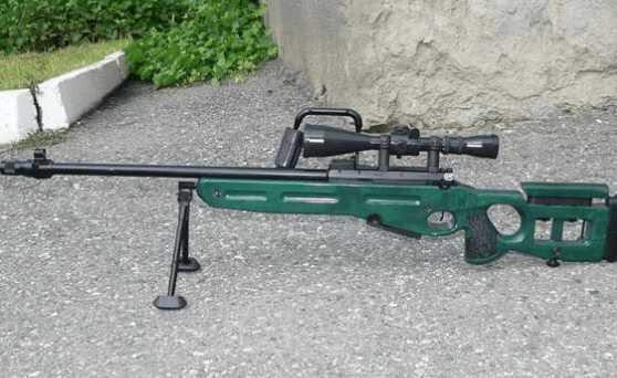 sv-98的重型枪管由碳素钢制成,和大多数专业狙击步枪一样,sv-98的枪膛