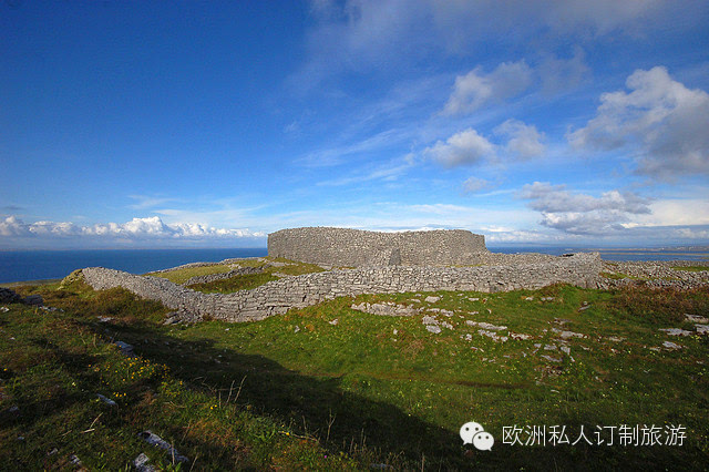 奥纳赫特堡垒(dún eoghanachta) 奥纳赫特堡垒位于伊尼什莫尔岛西部