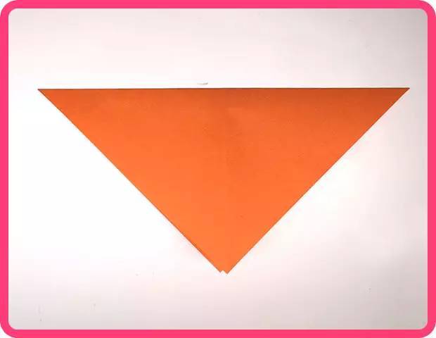 16,将正方形彩纸对角折叠成三角形.